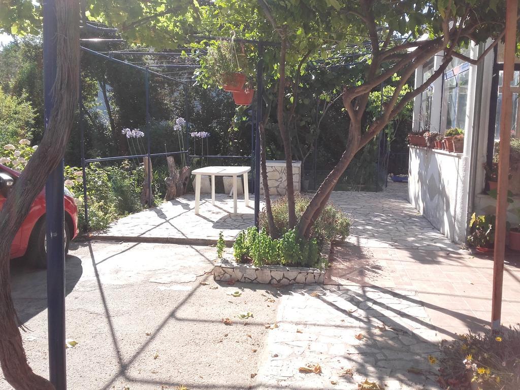 Apartment Malvina Mali Lošinj Exteriör bild