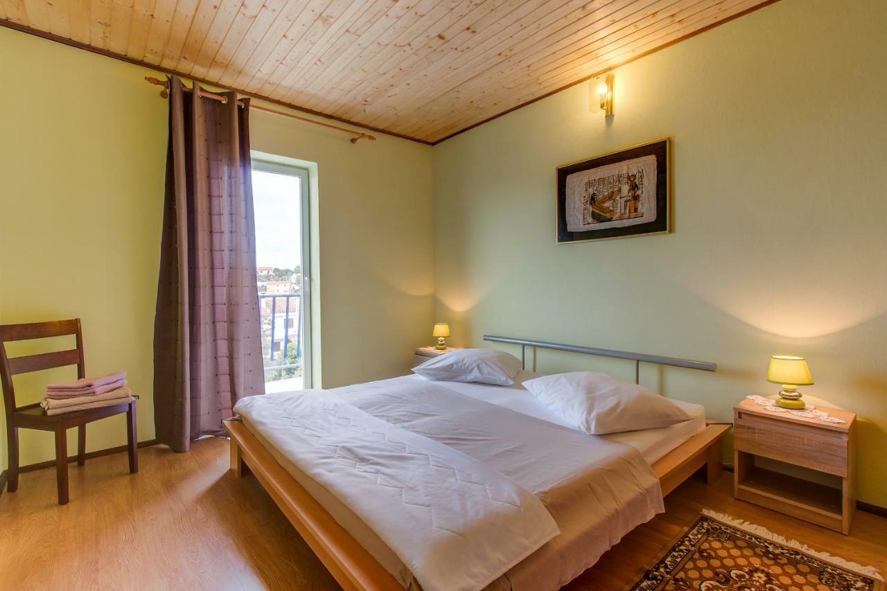Apartment Malvina Mali Lošinj Exteriör bild